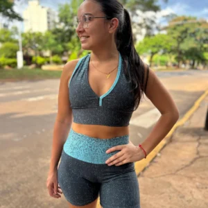 Calza corta y top gris/celeste