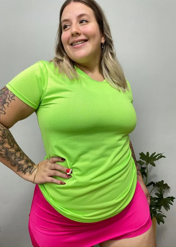 Remera lisa verde neón