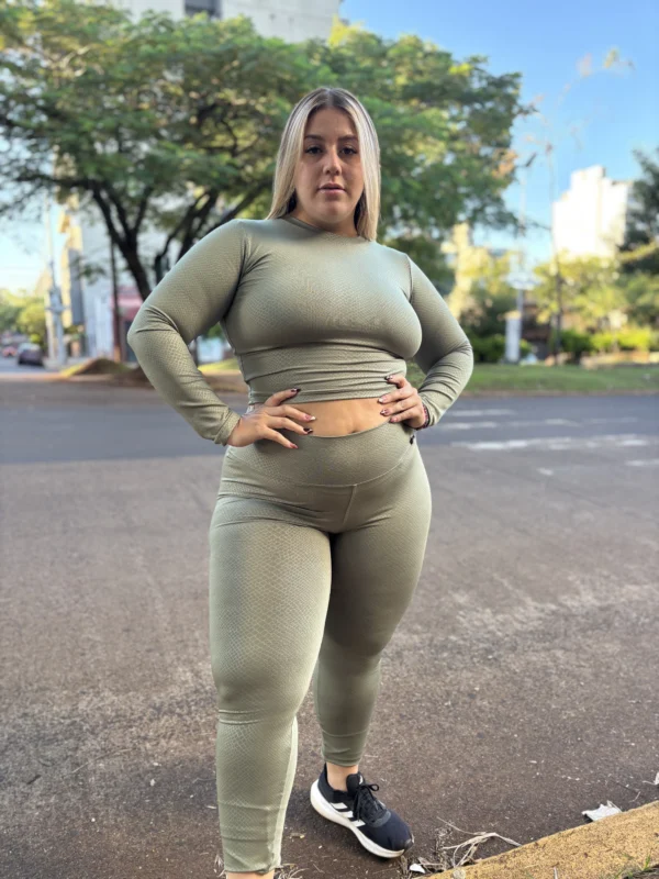 Conjunto serpiente verde oliva