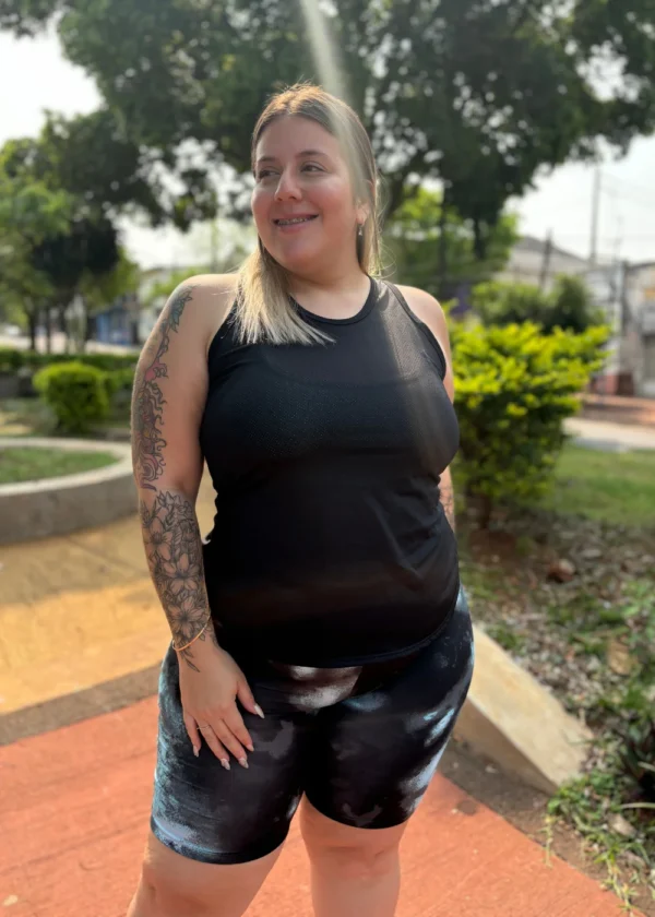 Musculosa con protección UV negro