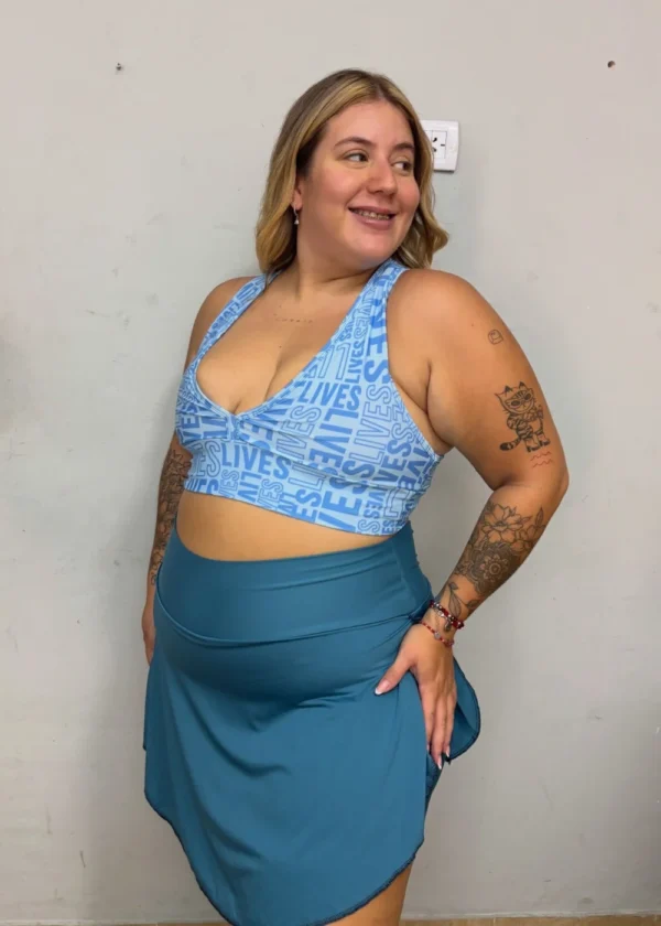 Top estampado celeste