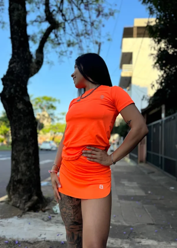 Remera naranja flúor