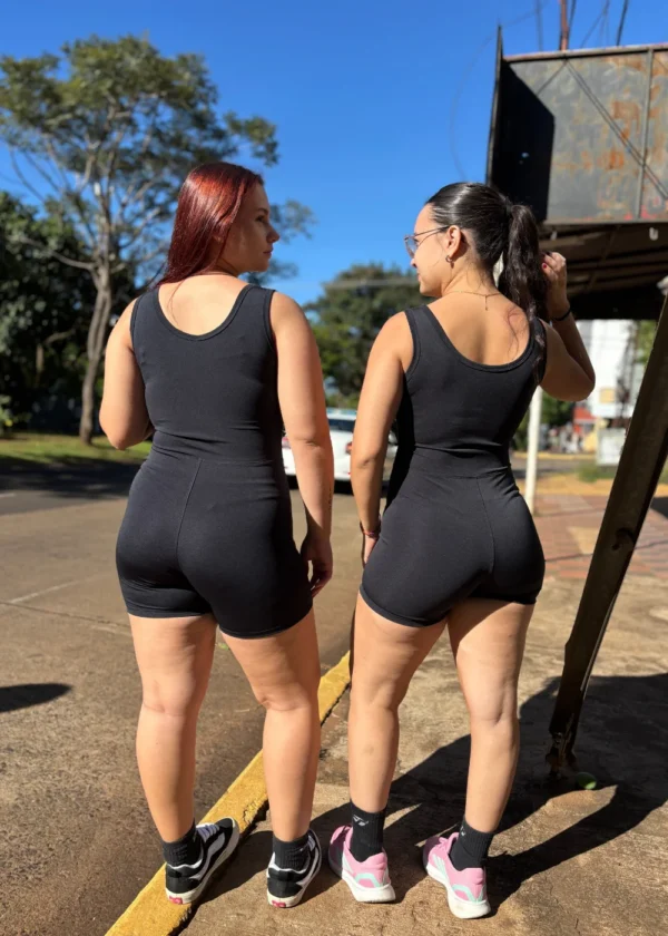 Catsuit negro clásico